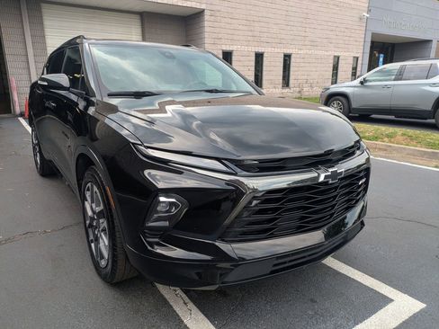 Used 2025 Chevrolet Blazer RS FWD image 3
