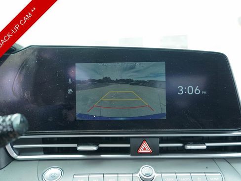 Used 2023 Hyundai Elantra SEL w/ Convenience Package image 19