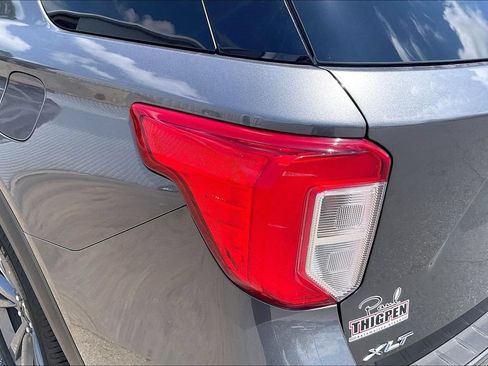 Used 2023 Ford Explorer XLT w/ Equipment Group 202A AWD/4WD image 31