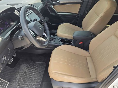 Used 2024 Volkswagen Tiguan SE R-Line FWD image 12
