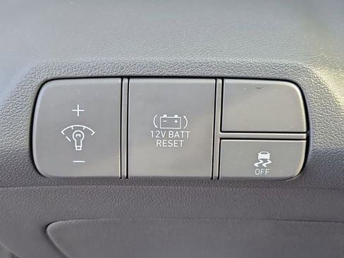 Certified 2025 Hyundai Elantra SEL FWD image 19