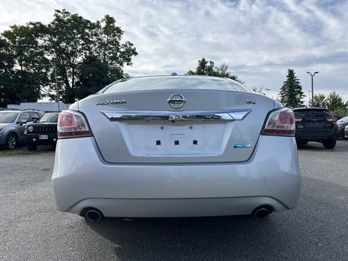 Used 2014 Nissan Altima 2.5 SV w/ Convenience Package FWD image 5