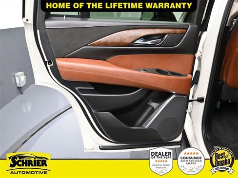 Used 2015 Cadillac Escalade Premium image 32