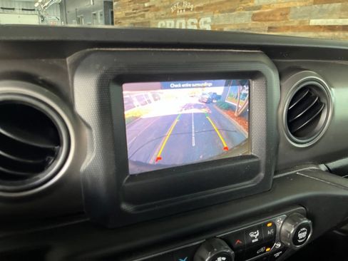 Used 2022 Jeep Wrangler Unlimited Sport AWD/4WD image 31