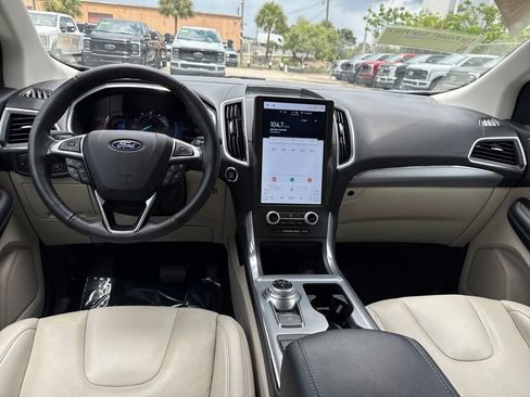 Used 2021 Ford Edge Titanium FWD image 5