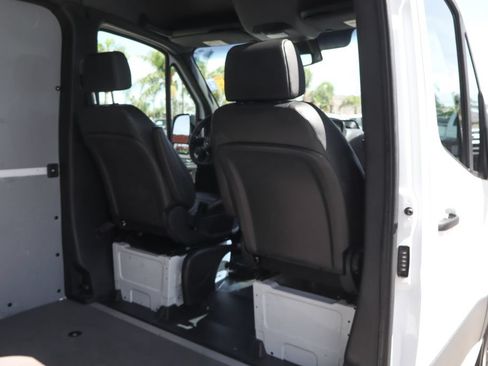 Used 2025 Mercedes-Benz Sprinter 2500 image 12