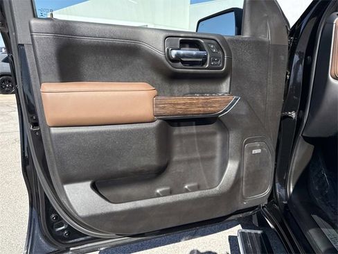 Used 2021 Chevrolet Silverado 1500 High Country w/ Z71 Off-Road Package image 8