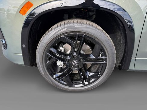 New 2026 Volkswagen Tiguan SE R-Line AWD/4WD image 9