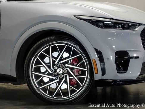 Used 2022 Ford Mustang Mach-E GT w/ GT Performance Edition AWD/4WD image 3