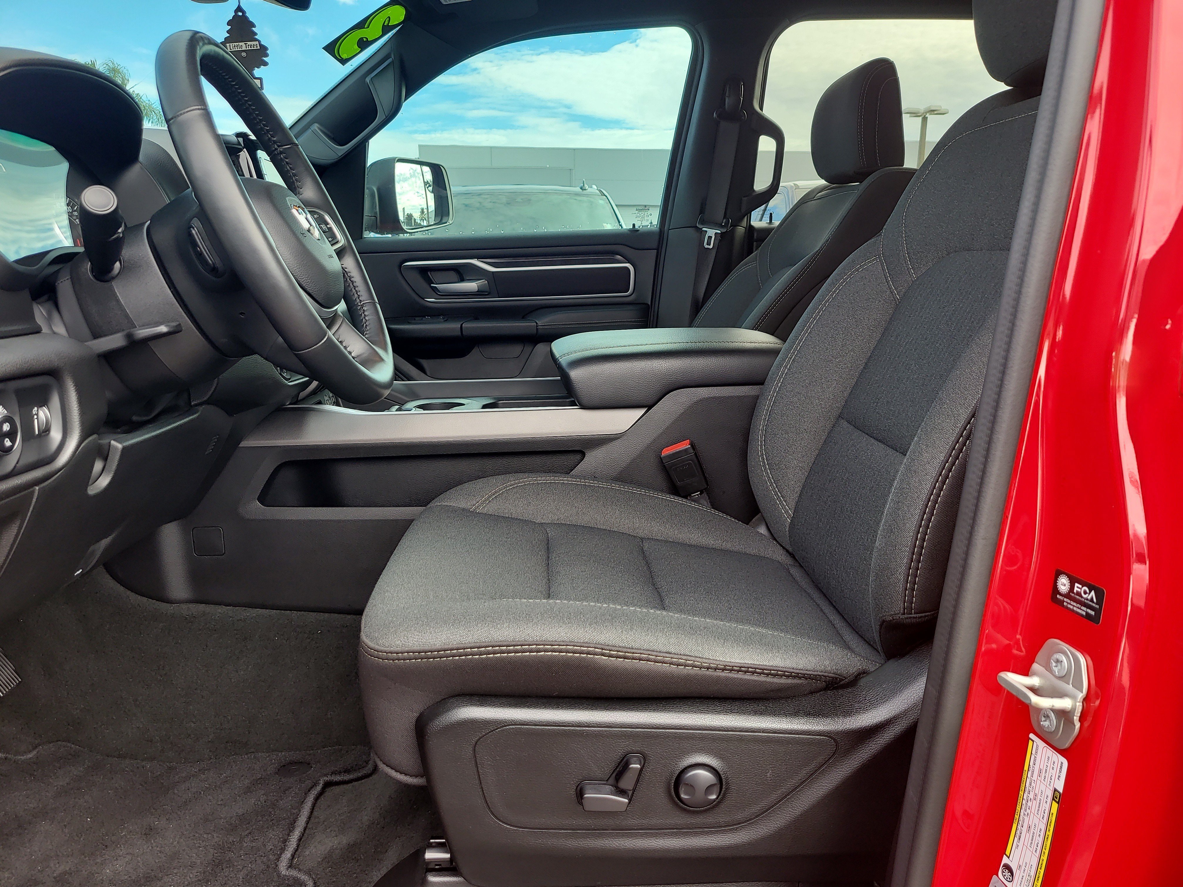 Used 2023 RAM 1500 Big Horn AWD/4WD image 18