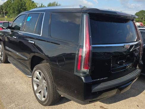 Used 2019 Cadillac Escalade Premium Luxury AWD/4WD image 2