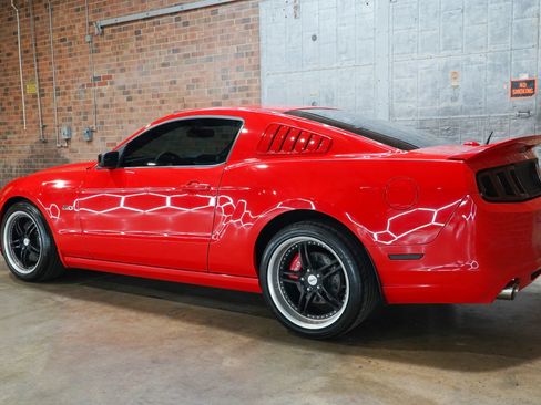 Used 2013 Ford Mustang GT Premium RWD image 6