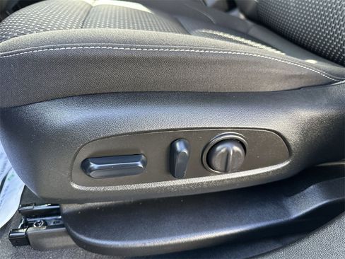 Certified 2023 GMC Acadia SLE w/ Driver Convenience Package image 12