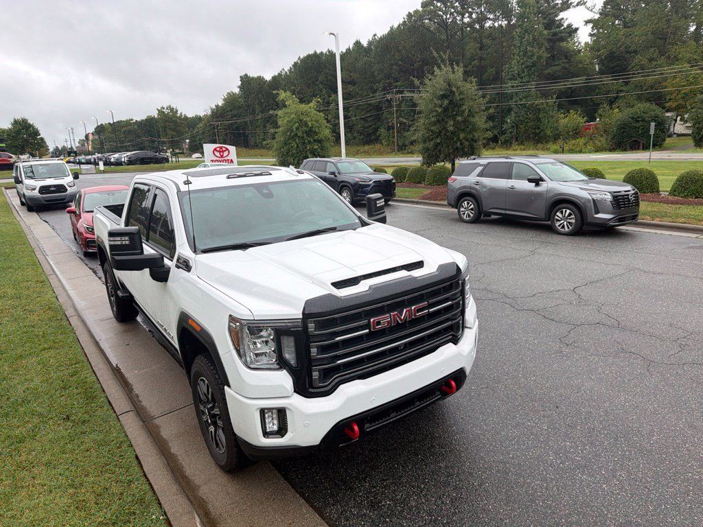 Used 2022 GMC Sierra 2500 AT4 w/ AT4 Preferred Package AWD/4WD image 9