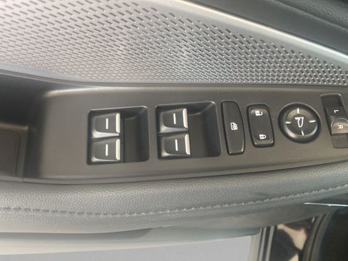 Used 2026 Acura MDX SH-AWD image 11
