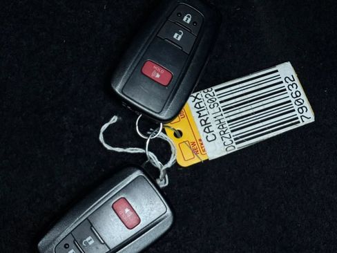 Used 2020 Toyota Highlander L FWD image 15