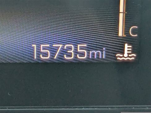 Certified 2025 Chevrolet Trax LT image 29