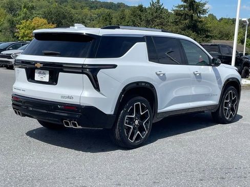 New 2026 Chevrolet Traverse High Country w/ LPO, Floor Liner Package image 7