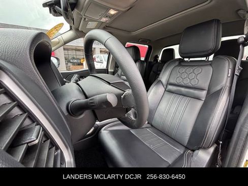 Used 2024 Nissan Frontier SL w/ Technology Package AWD/4WD image 21