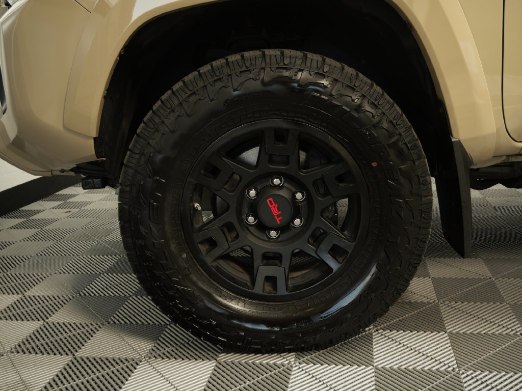 Used 2019 Toyota Tacoma TRD Sport w/ Technology Package AWD/4WD image 10