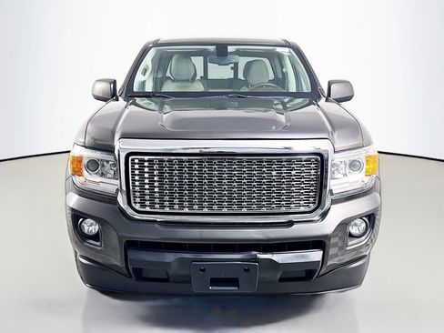 Used 2020 GMC Canyon SLE w/ SLE Convenience Package image 2