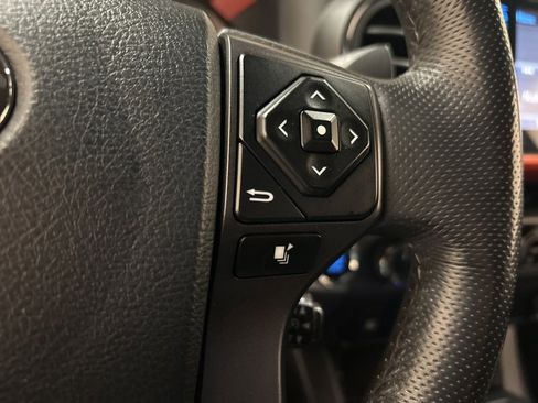 Used 2017 Toyota Tacoma 4x4 Double Cab image 22