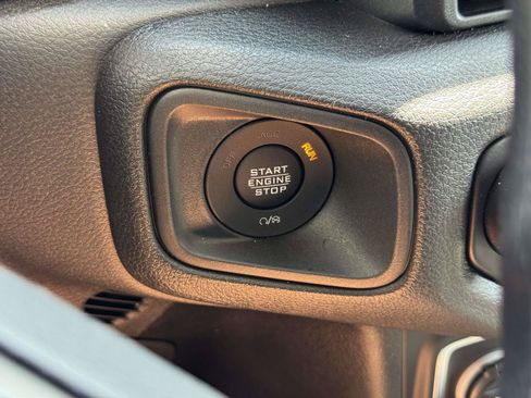 Used 2025 Jeep Wrangler Sport AWD/4WD image 7