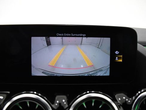 Used 2023 Mercedes-Benz GLA 250 4MATIC image 16