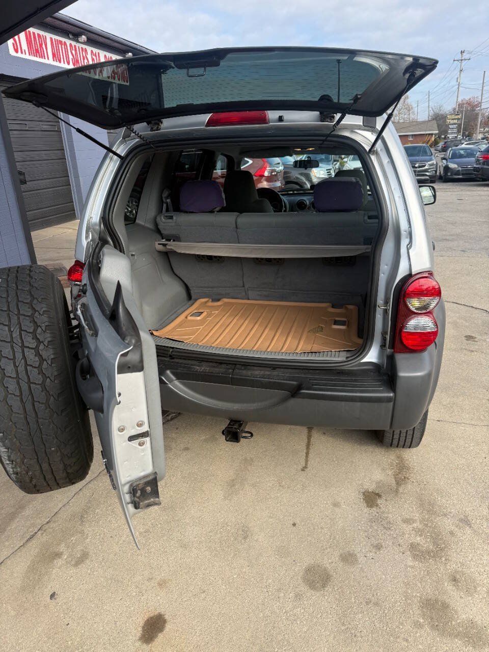 Used 2007 Jeep Liberty Sport AWD/4WD image 9