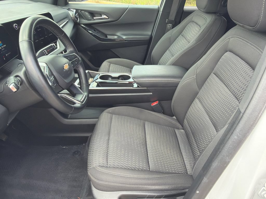 Used 2025 Chevrolet Equinox LT FWD image 9