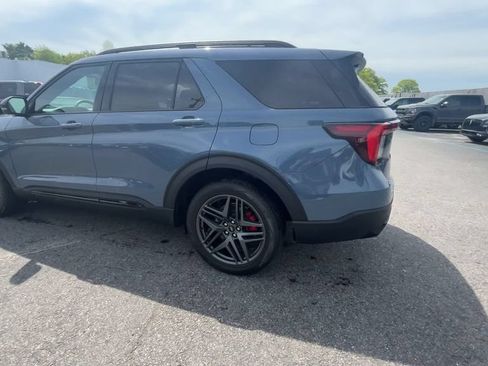 Used 2025 Ford Explorer ST AWD/4WD image 17