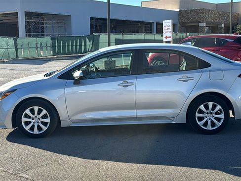 Certified 2025 Toyota Corolla LE image 2