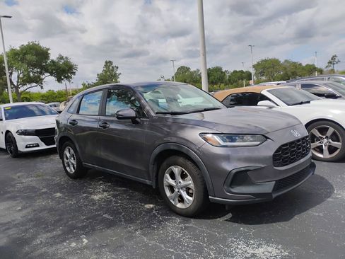 Used 2023 Honda HR-V LX image 1