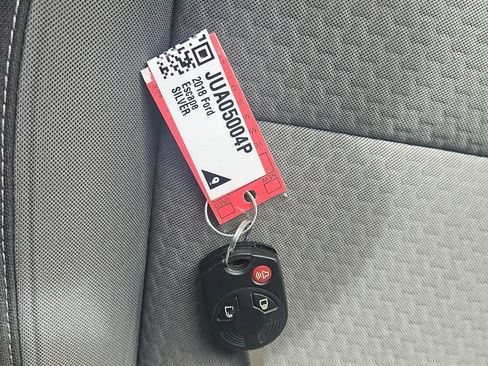 Used 2018 Ford Escape SE image 20