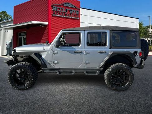 Used 2018 Jeep Wrangler Unlimited Sport S image 2