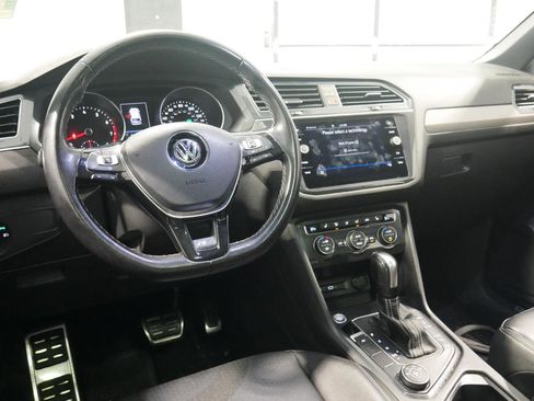 Used 2021 Volkswagen Tiguan SE R-Line image 14