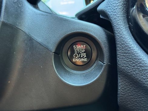 Used 2017 Jeep Compass Limited AWD/4WD image 21