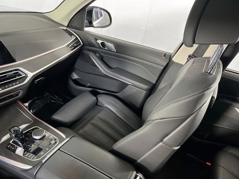 Used 2022 BMW X7 xDrive40i w/ Premium Package image 24
