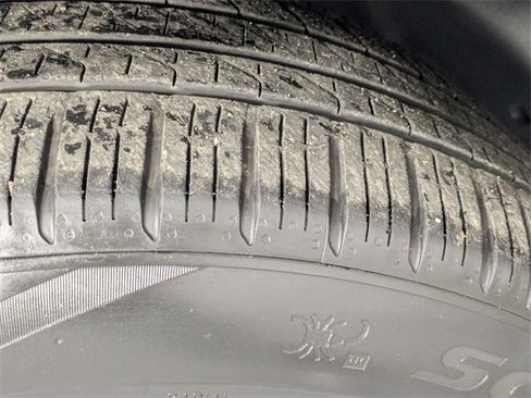 Used 2023 Mercedes-Benz GLE 450 4MATIC image 9