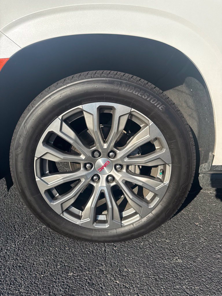 Used 2022 GMC Yukon Denali AWD/4WD image 9