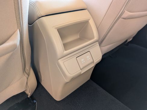 Used 2019 Subaru Outback 2.5i Premium image 10