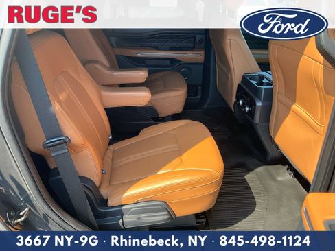Used 2023 Ford Expedition Platinum AWD/4WD image 14
