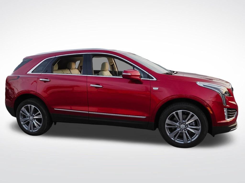 Certified 2025 Cadillac XT5 Premium Luxury FWD image 4