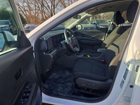 Used 2025 Hyundai Kona SEL image 11