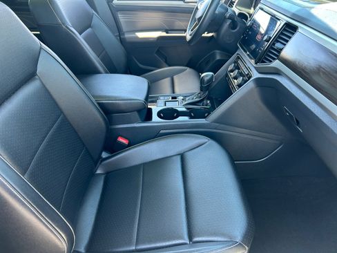 Used 2023 Volkswagen Atlas SE w/ Panoramic Sunroof Package FWD image 19