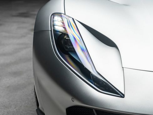 Used 2021 Ferrari 812 GTS RWD image 7