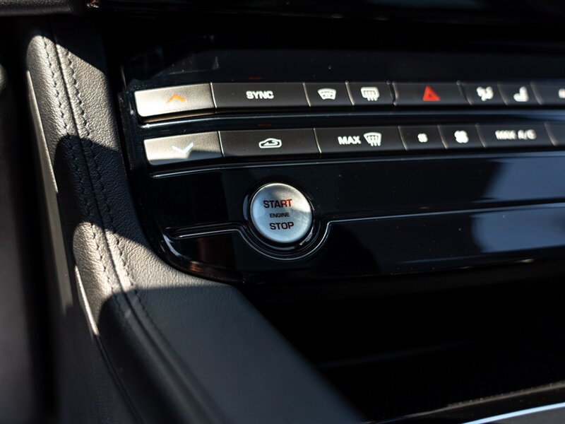 Used 2019 Jaguar F-PACE Prestige AWD/4WD image 36