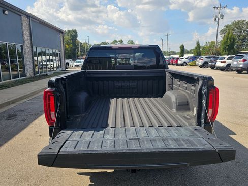 Used 2021 GMC Sierra 1500 SLT w/ SLT Premium Package AWD/4WD image 13