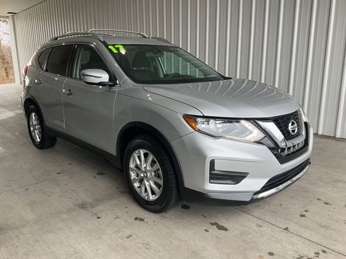 Used 2017 Nissan Rogue SV image 22