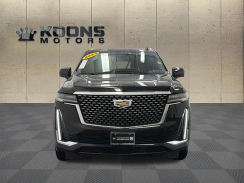 Used 2024 Cadillac Escalade ESV Luxury AWD/4WD image 3
